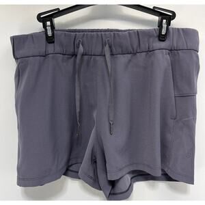 Lululemon On The Fly Short 2.5" Size 10 Gray